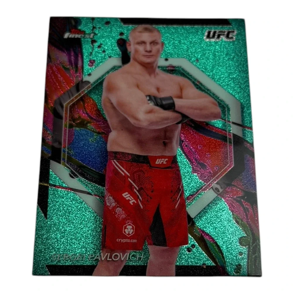 2024 Topps Finest UFC Sergei Pavlovich Green Shimmer Refractor Card 88 Heavywt